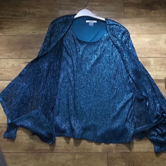 👚Tanjay Blouse/Undershirt Combo👚 - Picture 2 of 4